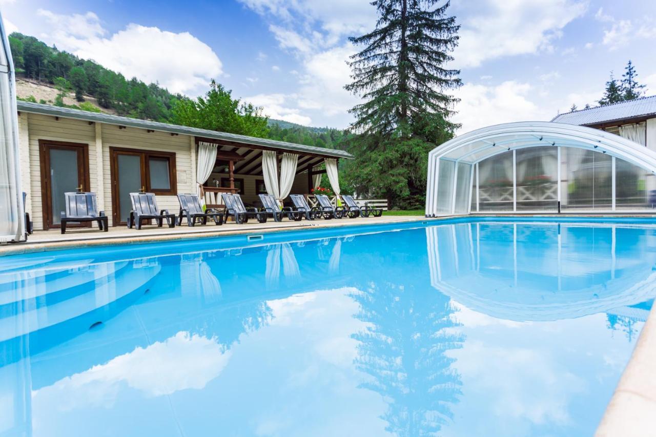 Tsarynka Eco Complex Hotel Slavske Exterior photo